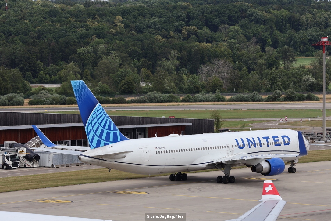 Boeing 767 United Airlines